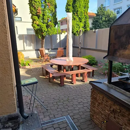 Angelika Konukevi Bratislava